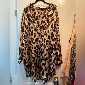 Oversized shirt dress (satin feel)